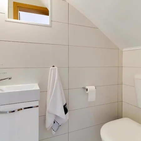 Feriehus Zoro Mit Schoenen Garten Und Privatem Pool *