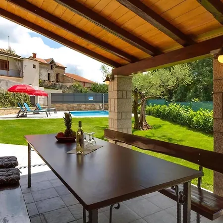 Сasa de vacaciones Zoro Mit Schoenen Garten Und Privatem Pool *