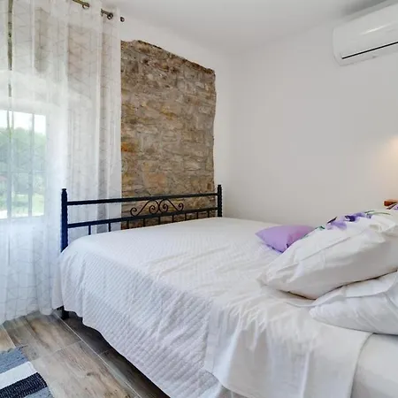 Holiday home Zoro Pazin